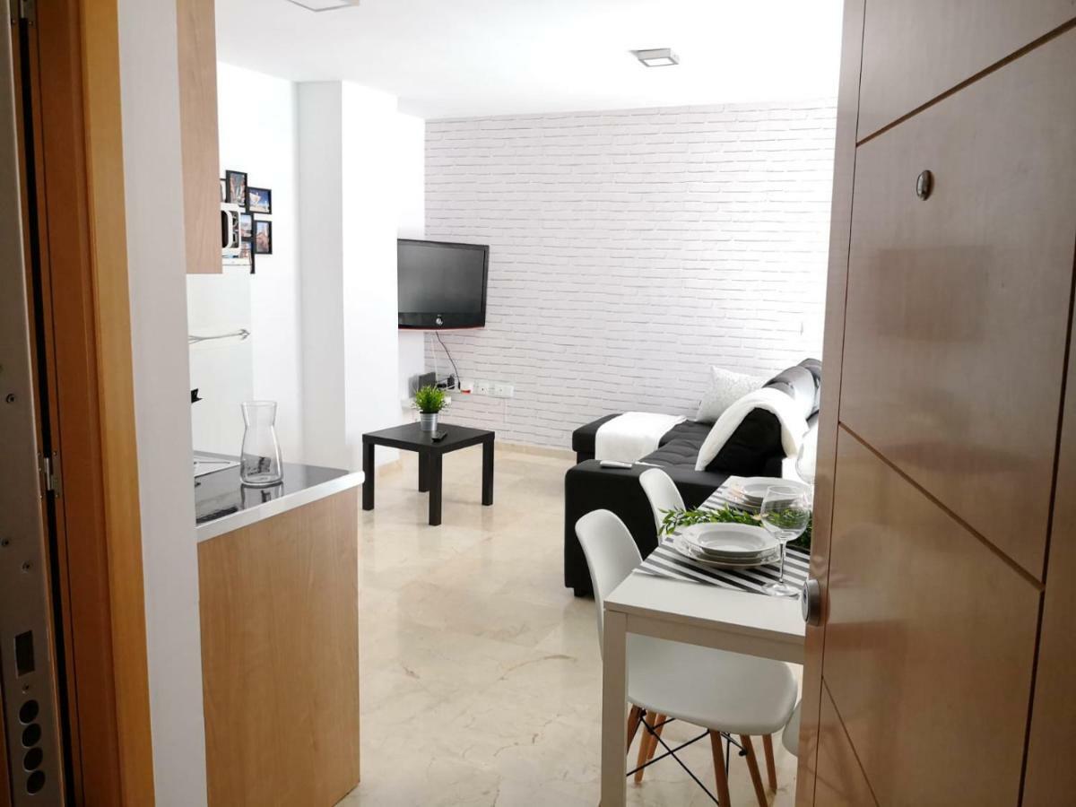 Apartamento La Victoria Малага Екстериор снимка