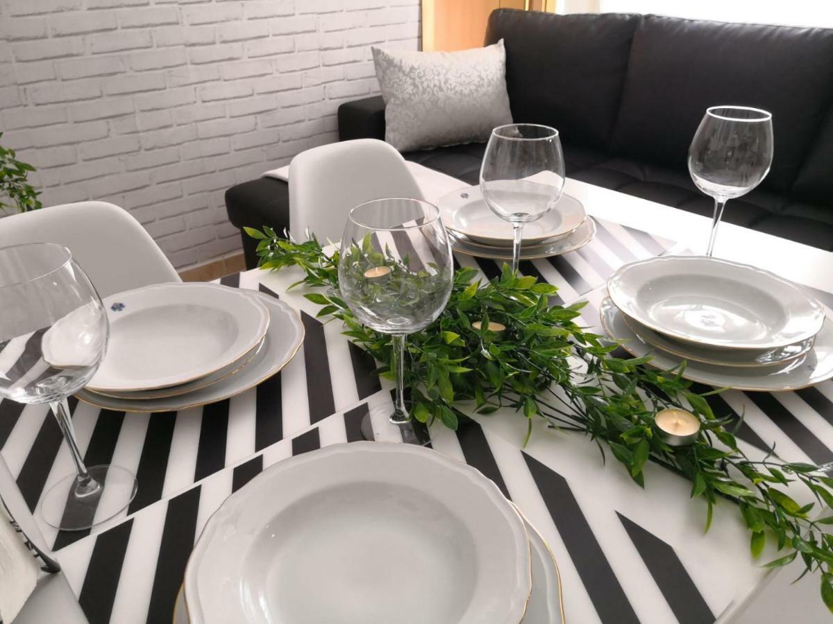 Apartamento La Victoria Малага Екстериор снимка